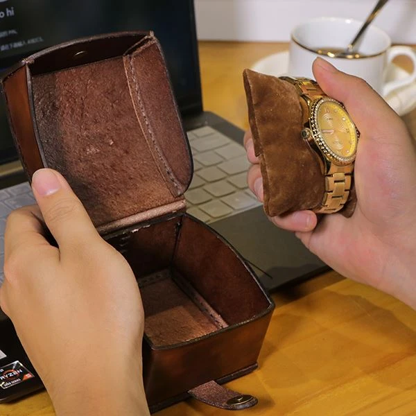 leather watch case.JPG